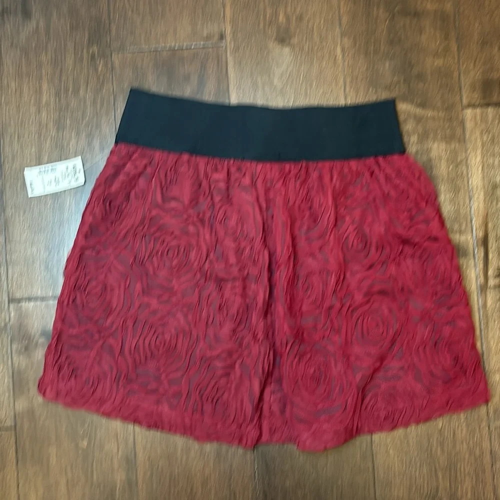 NWT Stooshy Rosette Elastic Waist Skirt